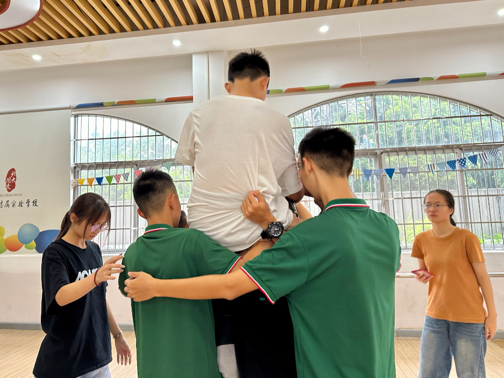 广州市叛逆少年管教学校：成功范本解析小孩不愿和父母沟通有什么建议吗？