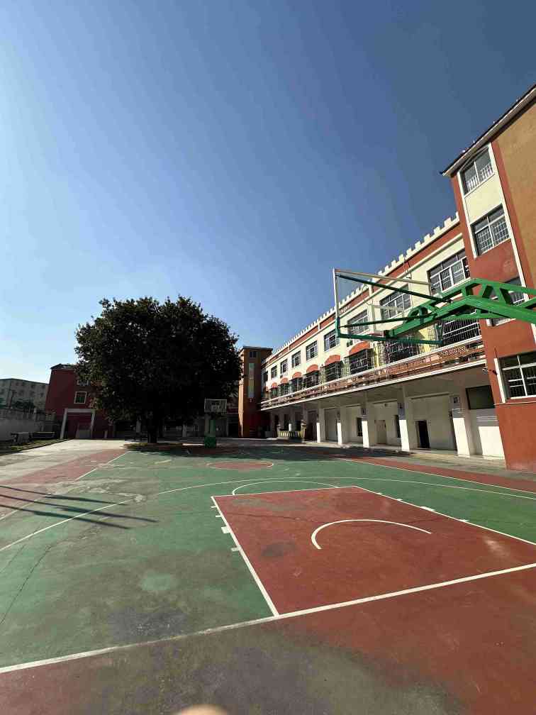 广州市问题儿童管教学校成功案例展示分享：男生不愿和父母沟通没可能管教有什么办法吗？